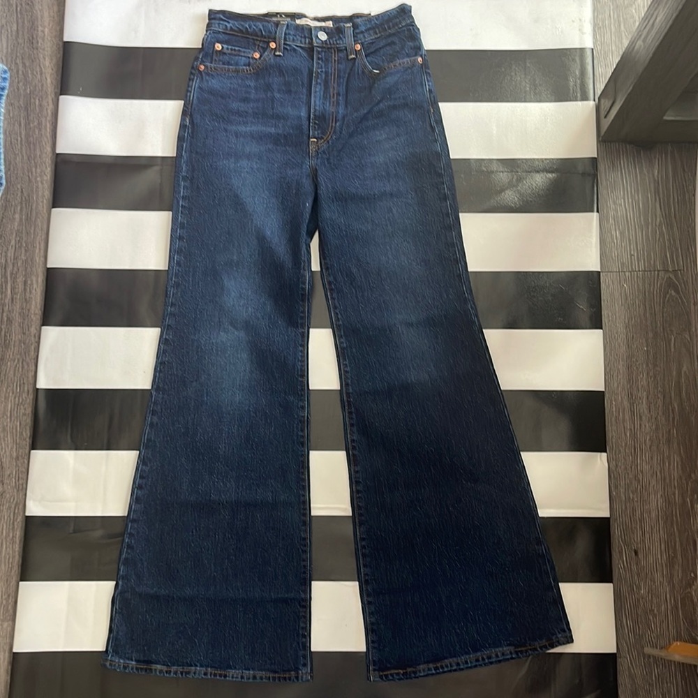 Levi's® Premium
RIBCAGE BELL WOMEN'S JEANS 25 X 32 - Picture 3 of 12